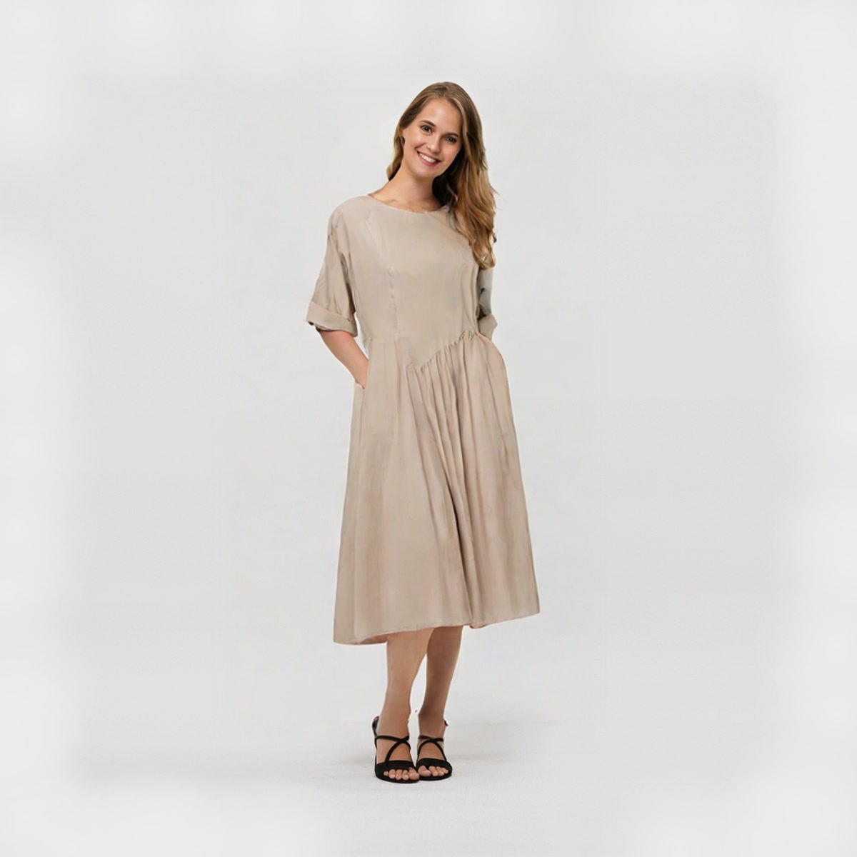 Serena - Klänning med fickor - Medium Beige